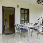 Semesterbostad Leslie By Interhome *