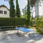 Semesterbostad Leslie By Interhome