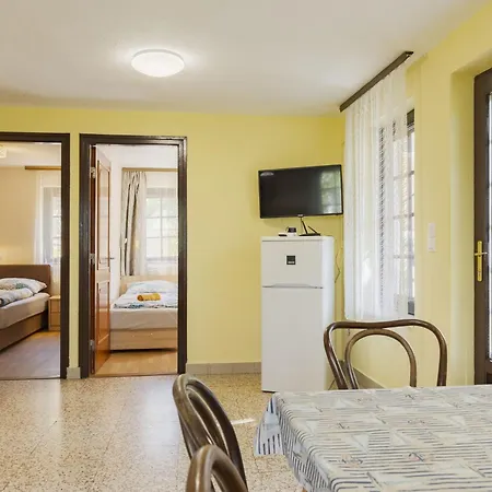 Leslie By Interhome * Siófok