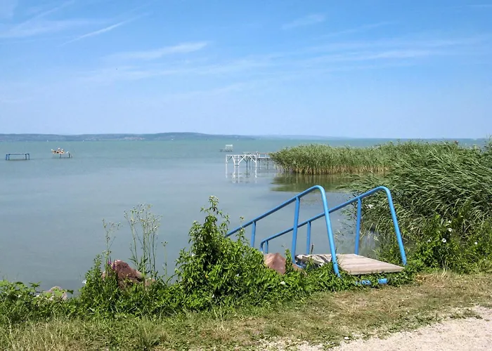 Leslie By Interhome シオーフォク